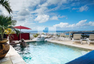 Villa avec piscine et terrasse 2