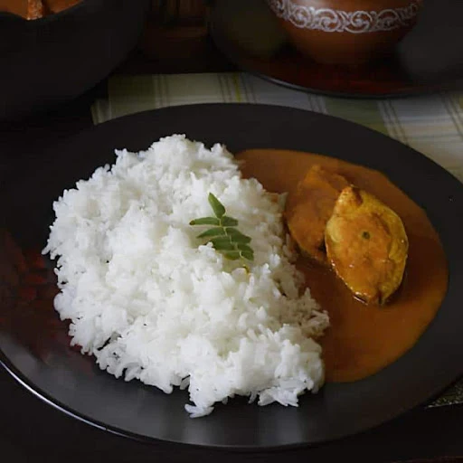 Machhi (2 Piece, Rohu), Chawal