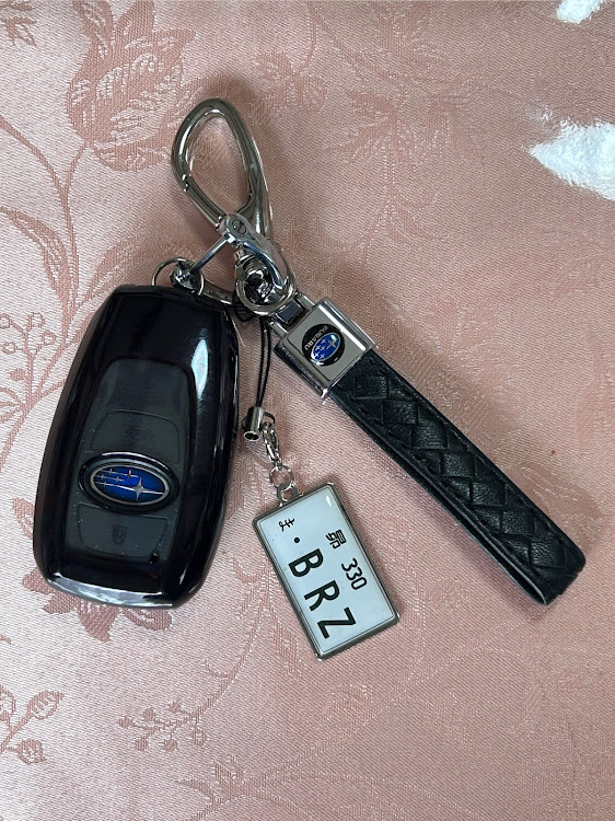BRZの一本クヌギスピードウェイ・七瀬ダム・三菱キーホルダー・ナンテンとBRZ・塾長ステッカーに関するカスタム事例の投稿画像11枚目