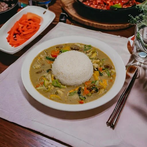 Vegetables In Yellow Thai Curry With Steamed Rice