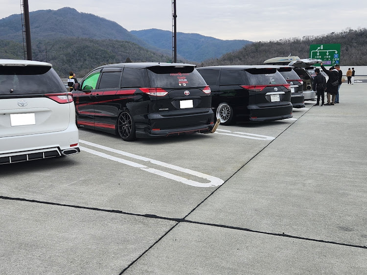 エスティマのエスティマ50・カメラではなくスマホ・オフ会・雨だけど楽しかったに関するカスタム事例の投稿画像2枚目