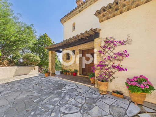 Villa with pool and terrace 2