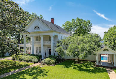 House with pool 1