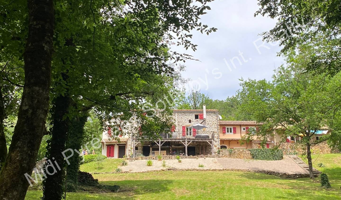 Farm house with pool Cordes-sur-Ciel