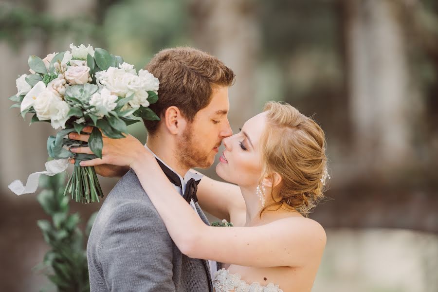 Fotografer pernikahan Anelya Ruzheynikova (bridalstudio). Foto tanggal 13 Juni 2019