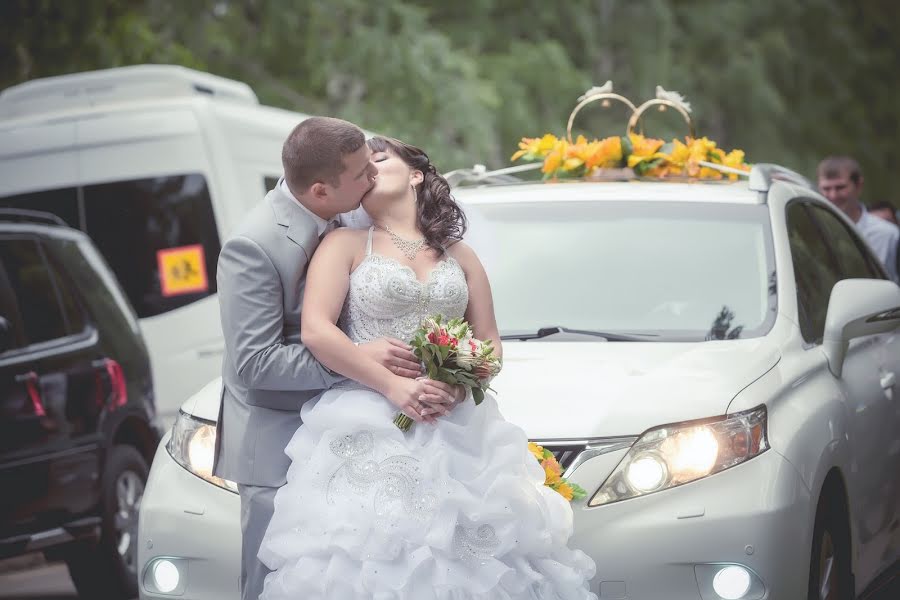 Fotógrafo de casamento Eduard Celuyko (edtseluyko). Foto de 6 de abril 2014