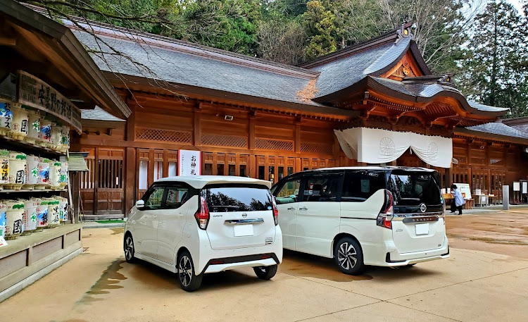 セレナの納車しました。・交通安全祈願・顔面イメチェンは…また今度・プロパイロットに感動に関するカスタム事例の投稿画像3枚目