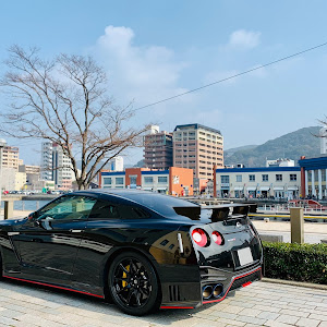 NISSAN GT-R