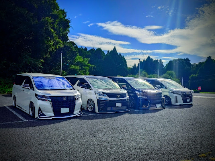 ヴェルファイアのAVANZARE・2代目橋幸夫・輩会MT・爆弾ハンバーグ・AL・VELL機甲師団📸カメラ部に関するカスタム事例の投稿画像2枚目