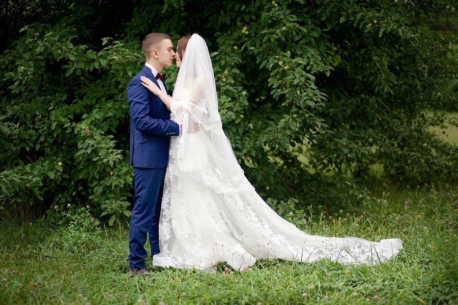 Wedding photographer Olesya Shapovalova (lesyashapovalova). Photo of 12 August 2014