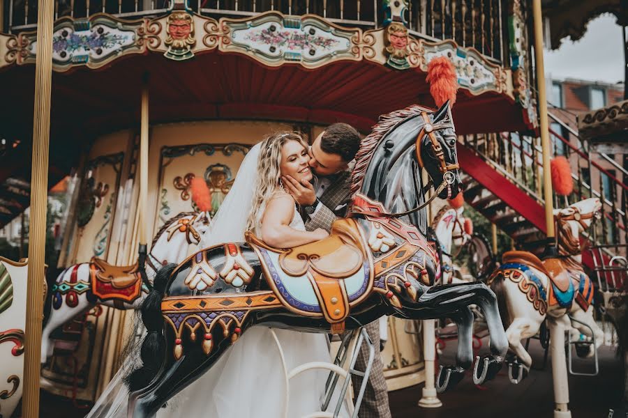 Wedding photographer Rafał Naumczyk (krweddingspl). Photo of 18 September 2022