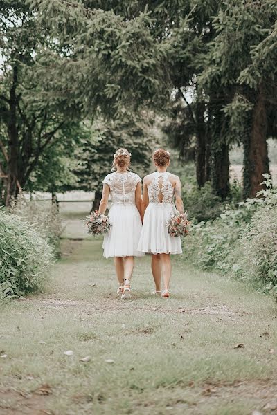 Fotografo di matrimoni Bettina Podlich-Huber (bettinalovestory). Foto del 13 dicembre 2022