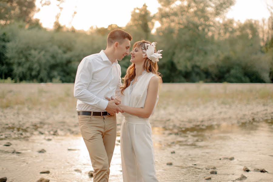 Fotógrafo de casamento Anna Rubleva (annaviaz). Foto de 6 de janeiro 2019