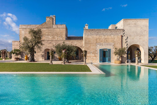 House with pool 3