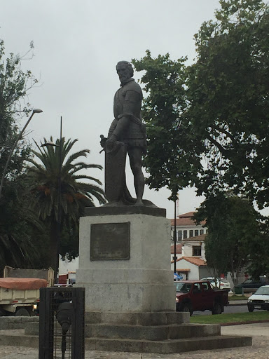 Estatua Francisco De Aguirre