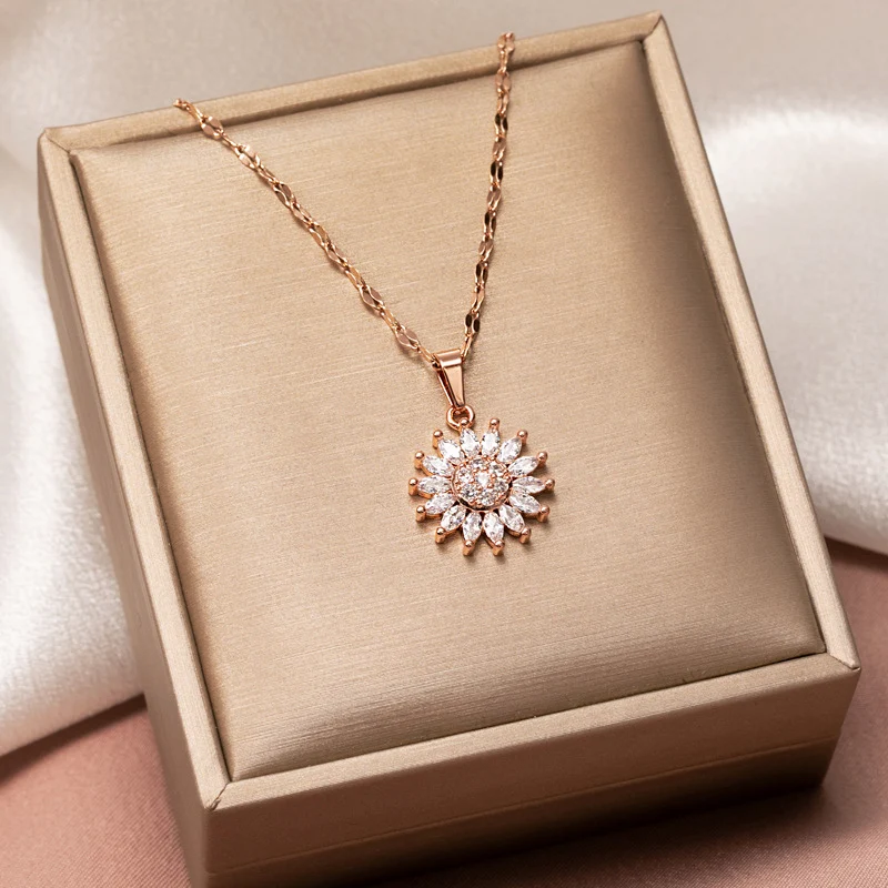 Collier Clavicule Pendentif Zircon Micro-Incrusté Élégance Raffinée. Un bijou scintillant pour sublimer votre décolleté, parfait pour toutes les tenues