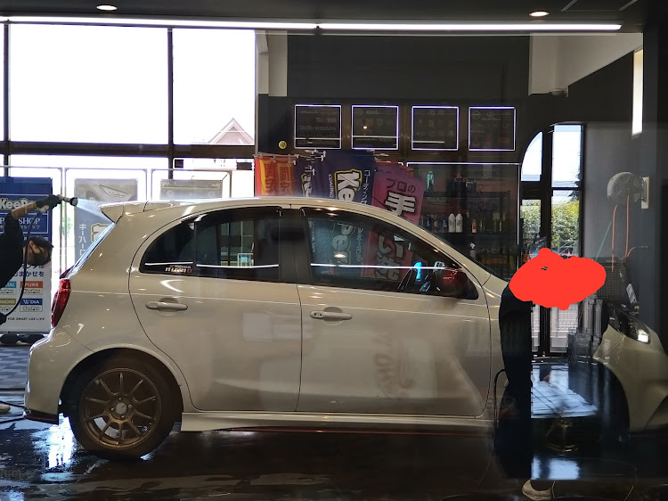 マーチのいつもイイネ&コメントありがとうございます🙇‍♂️・映画を観に🚗💨・洗車サボり中・あつい✨☀️✨・良い休日をお過ごしくださいに関するカスタム事例の投稿画像3枚目