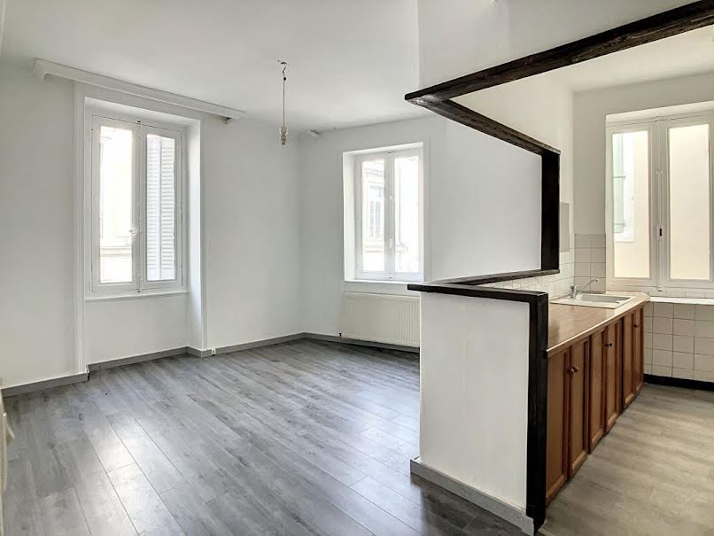 Vente appartement 2 pièces 51 m² à Tournon-sur-Rhône (07300), 75 000 €