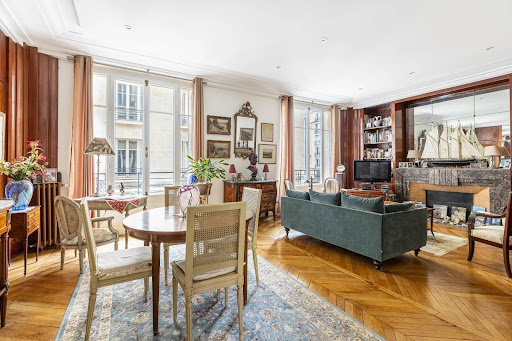 Luxury property for sale in Paris 17ème (75017) - Neighborhood Ternes-Maillot - Furnished dining room and living room