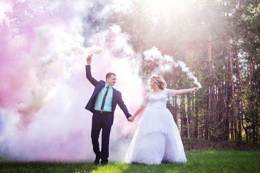 Fotógrafo de casamento Olga Belopukhova (belopuhovphoto). Foto de 11 de maio 2017