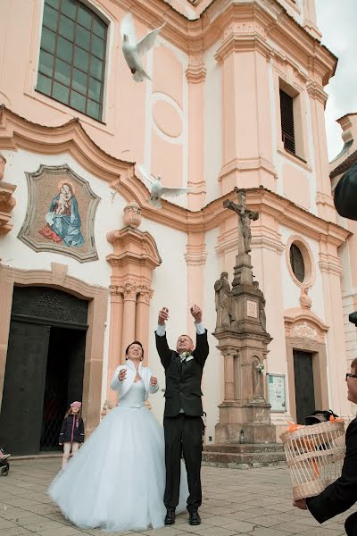 Fotografo di matrimoni Pavlína Meluzinová (meldanka). Foto del 27 ottobre 2017