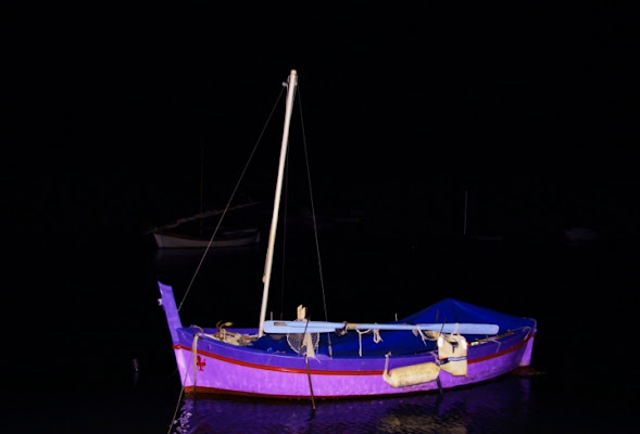 Purple boat night di kukk