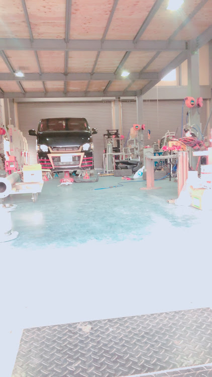 ハイエースバンのDIY・車高調整に関するカスタム事例の投稿画像1枚目