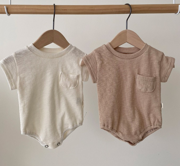 Barboteuse bébé une pièce T-shirt Été - Confortable, respirante, idéale pour l'été. Parfait pour les chaudes journées, facile à porter et laver.