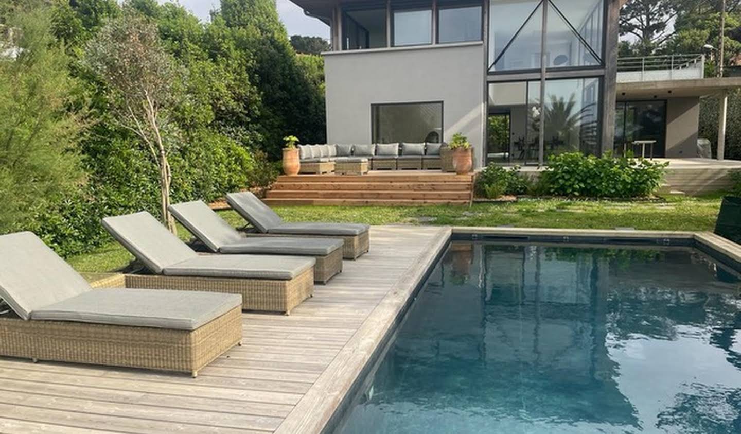 Seaside villa with pool Biarritz