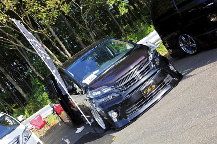 ヴェルファイアのAVC Infinity SAPPORO・エアサスはモテるらしい・マジックスクエア杯に関するカスタム事例の投稿画像10枚目