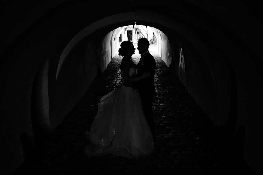 Fotografo di matrimoni Vali Matei (matei). Foto del 13 settembre 2016