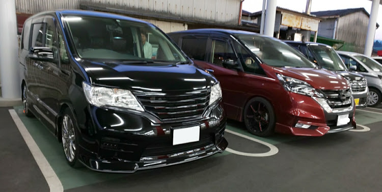 セレナのニスモZ・ひさびさの再会・入院しますに関するカスタム事例の投稿画像1枚目