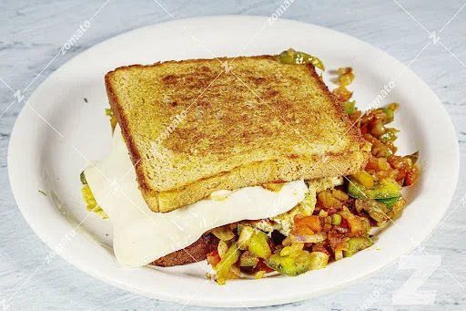 Aadha Raveena Egg Sandwich [Half Portion]