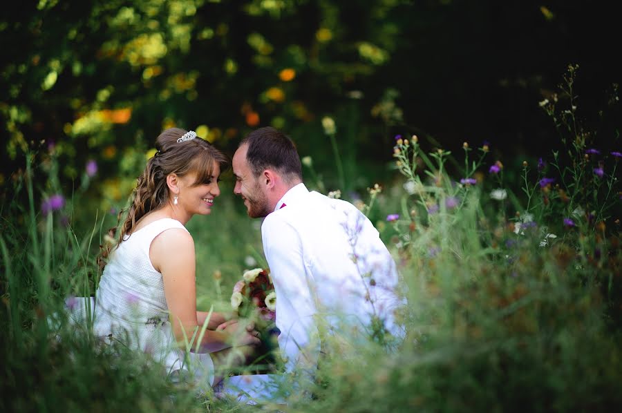 Fotografo di matrimoni Valentin Valeanu (valphoto). Foto del 28 ottobre 2016