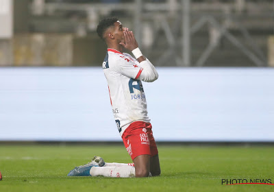 📷 Faïz Selemani crie à l'injustice preuve à l'appui : "Regardez ma chaussure"