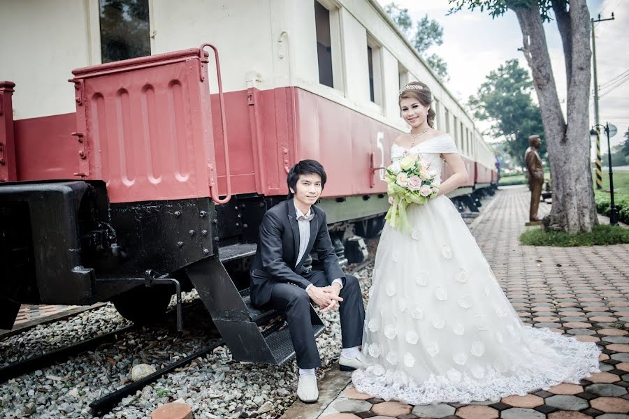 Fotógrafo de casamento Somchai Saosiri (saosiri). Foto de 8 de setembro 2020