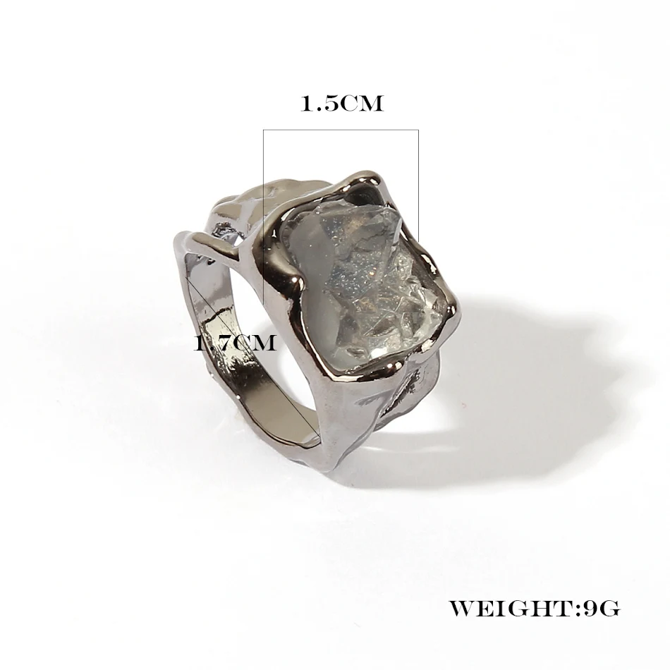 Bague en cristal de design européen et américain pour femme. Élégance et brillance à votre doigt. Bijou féminin raffiné et tendance.