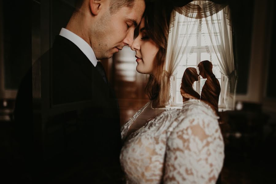 結婚式の写真家Anka Wyżykowska (ankarobizdjecia)。2019 3月1日の写真