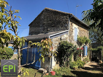 maison à Montreuil-Bellay (49)