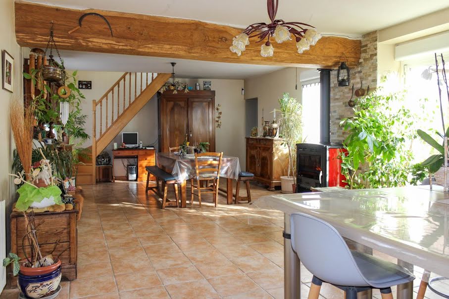 Vente maison 6 pièces 117 m² à Vernantes (49390), 183 000 €