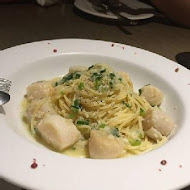 Tom's Pizzeria Trattoria 湯姆餐酒館