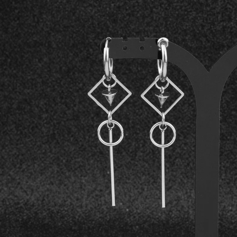 Title 7, Pendientes personalizados de acero inoxidable p...