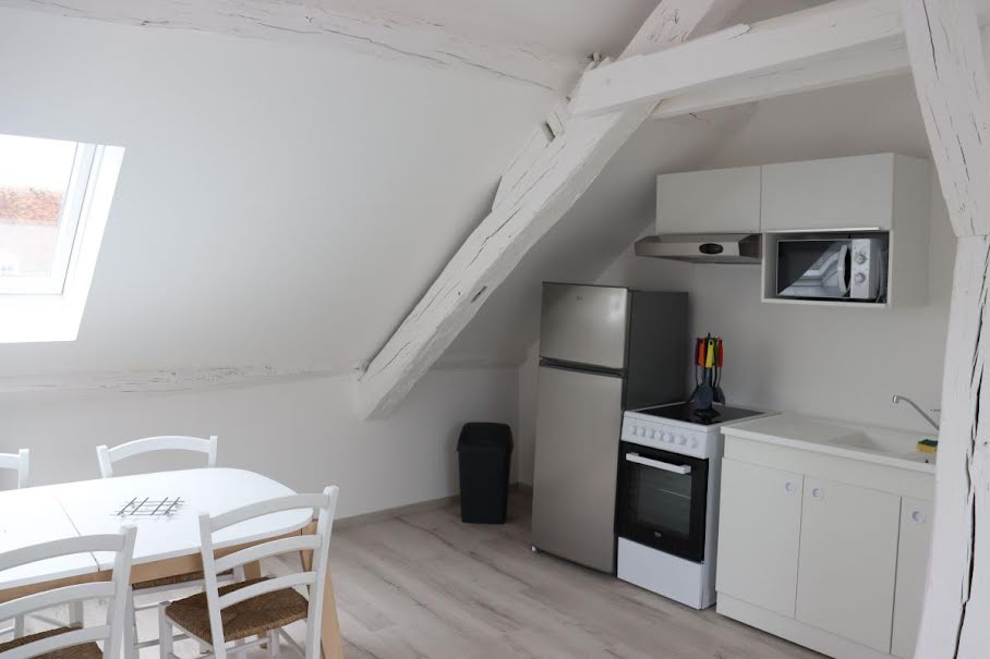 Location meublée appartement 1 pièce 29 m² à Auxerre (89000), 450 €