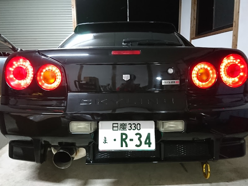 R34 セダン　テールランプ　スカイライン　綺麗パーツ