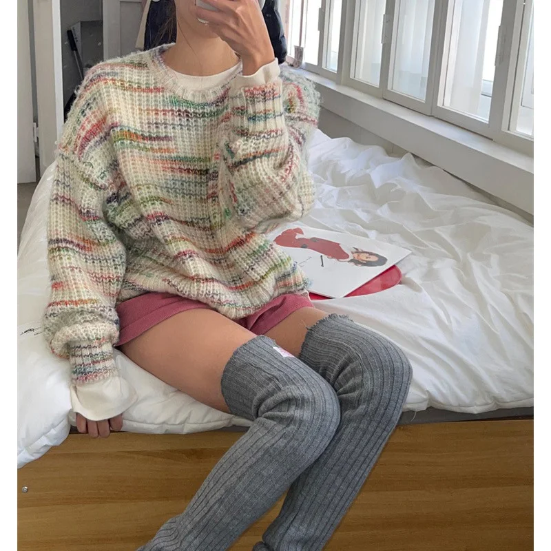 Maglione pullover ampio con collo rotondo arcobaleno di colori misti carino