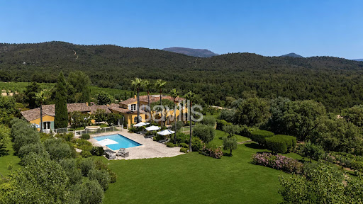 Luxury villa for sale in Cogolin (83310) - Villa with pool and lush garden