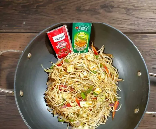 Veg Paneer Chowmein