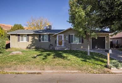 House with garden 2