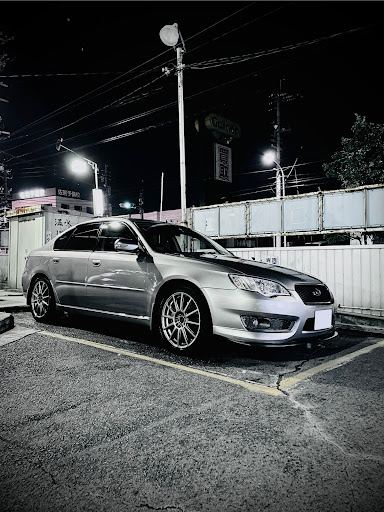 レガシィb4 Bleの洗車 粘土クリーナー 鉄粉取り 夜に撮影に関するカスタム メンテナンスの投稿画像 車のカスタム情報はcartune
