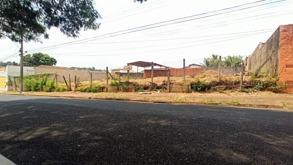 Área à venda, 1148 m² por R$ 950.000,00 - Leblon - Uberaba/MG